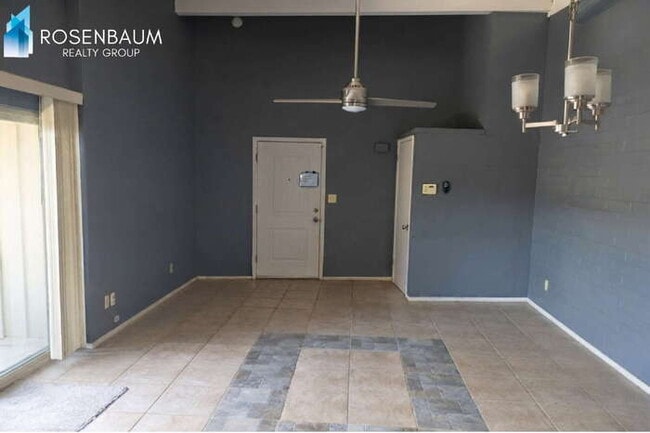 Building Photo - 2525 N Alvernon Way