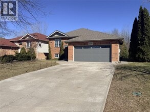 Building Photo - 1126 Banwell Rd