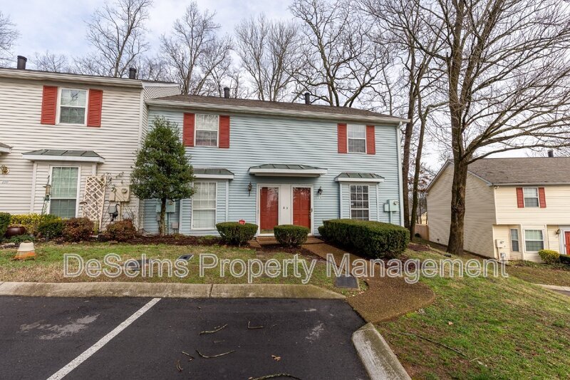 Foto principal - 218 Hickory Forge Dr