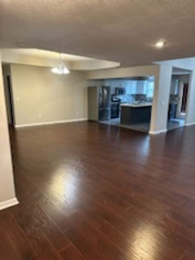 Foto del edificio - 3 Bedroom with Garage! HOA PAID!