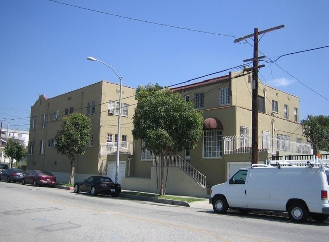 Building Photo - 1334 Lake Shore Ave