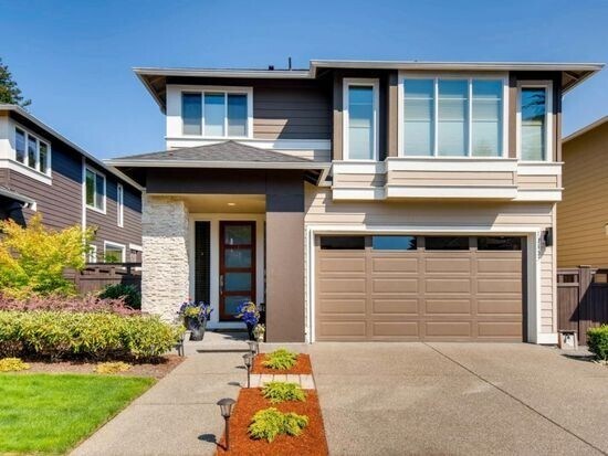 Foto del edificio - Gorgeous Modern 3 Bedroom Plus Bonus Room ...