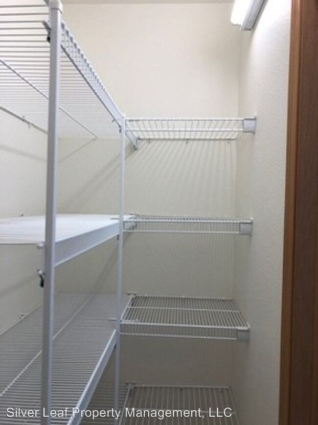 Foto del edificio - 938 2nd Ave NE