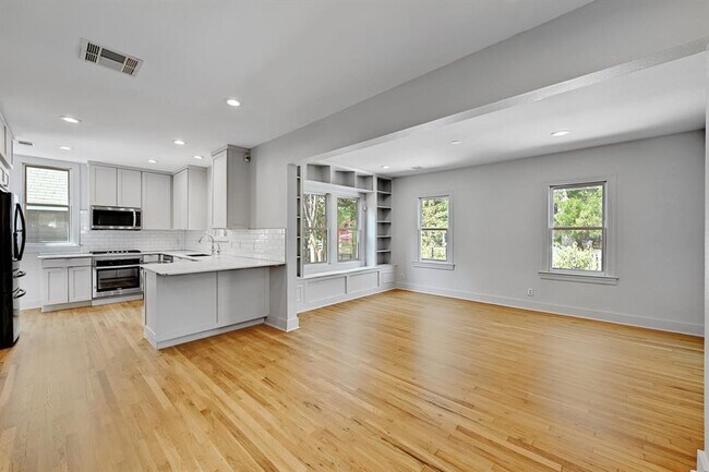 Building Photo - 4515 Avenue G Ave