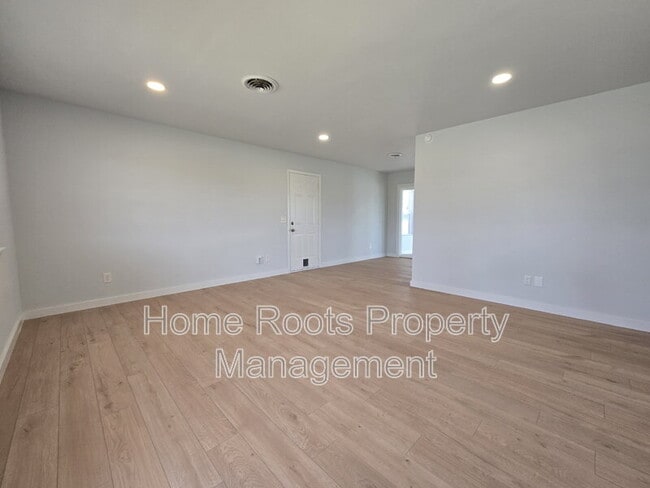 Foto del edificio - 1309 W Beech Dr
