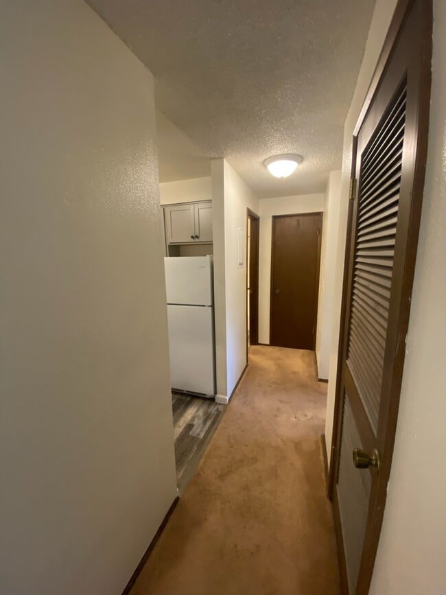 Building Photo - 440 Josephine Dr