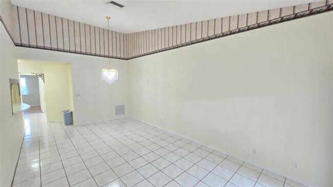 Foto del edificio - 4915 SW 32nd Ave