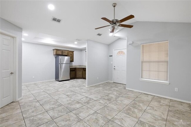 Building Photo - 8 5th St