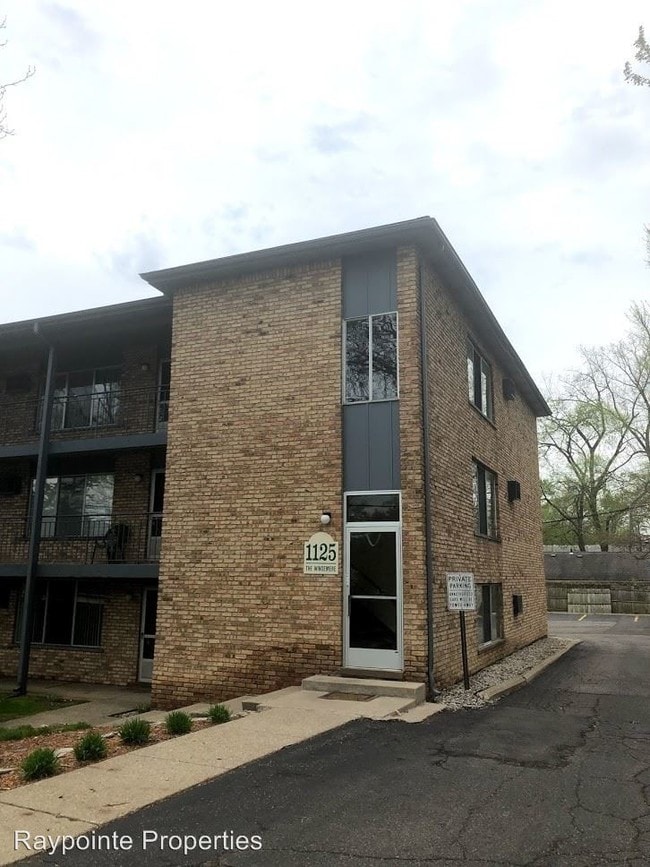 Building Photo - 1 br, 1 bath Apartment - 1125 N Sherman