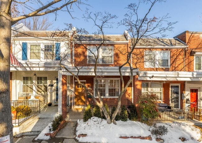 Photo - 2205 Observatory Pl NW House