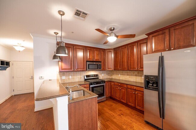 Foto del edificio - 300 W Elm St