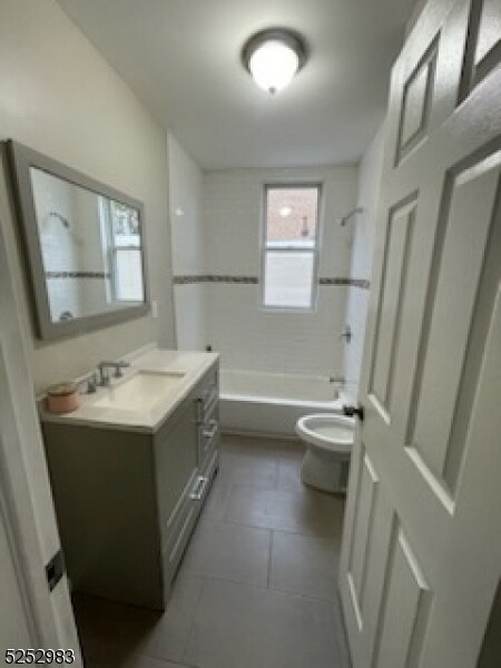 Building Photo - 534 Norwood St