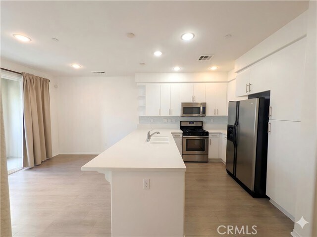 Foto del edificio - 17553 Water Garden Ct