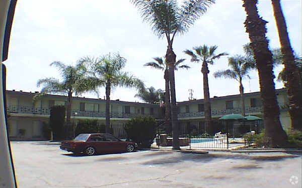 Building Photo - Sunset Palms Apartments