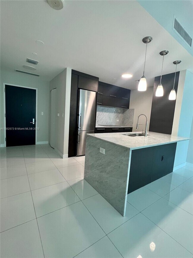 Foto del edificio - 900 Biscayne Blvd