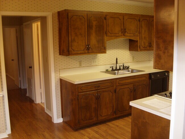 Building Photo - 3137 Cedar Creek Dr
