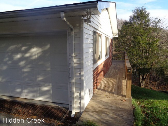 Building Photo - 312 Clint Norris Rd