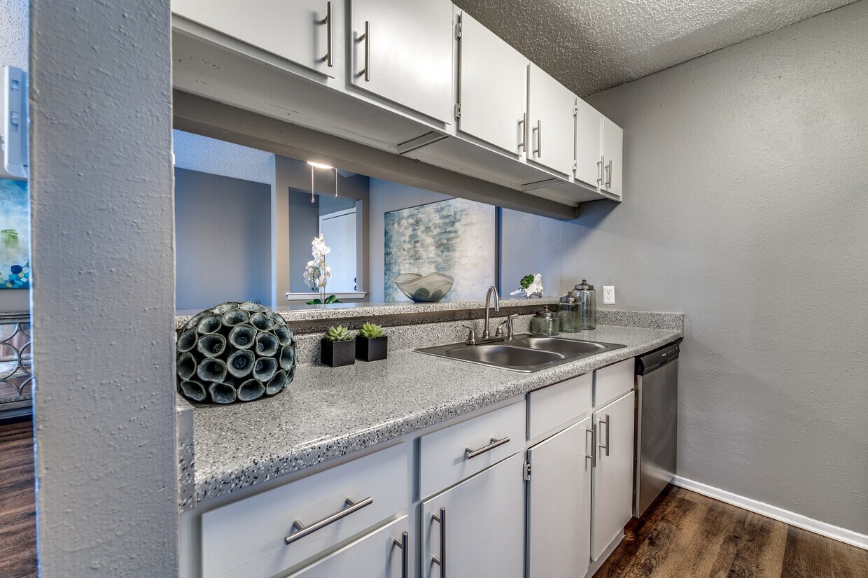 Ashton Apartments Apartments 681 N Saginaw Blvd Saginaw, TX