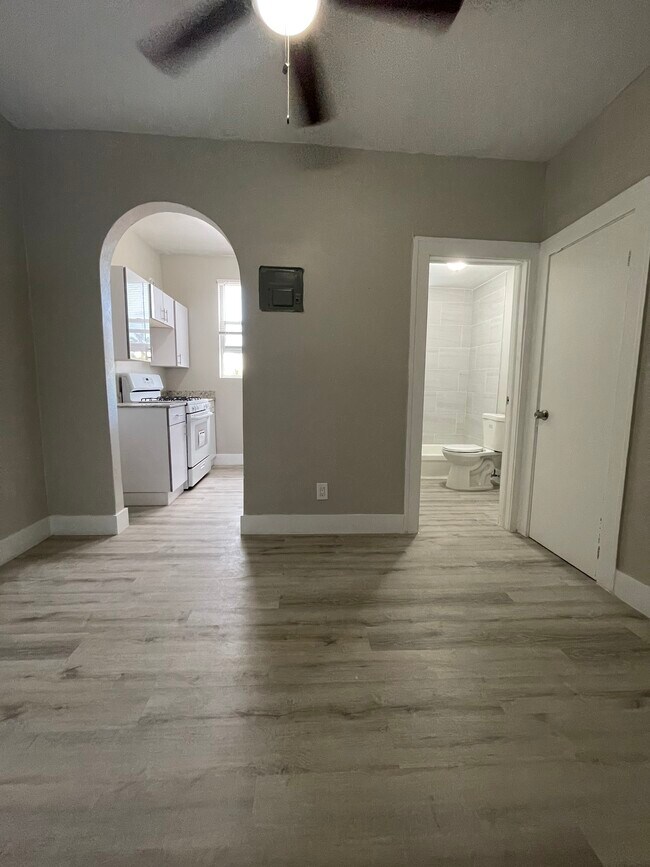 Foto del edificio - 676 SW 2nd St
