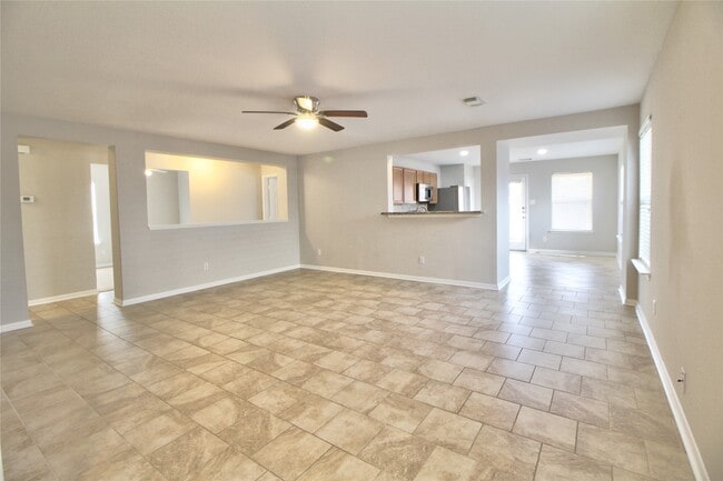 Building Photo - 29407 Legends Green Dr