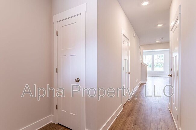 Building Photo - 124 Keel Ln