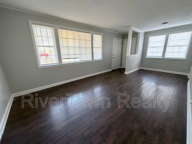 Building Photo - 508 Sharon Dr