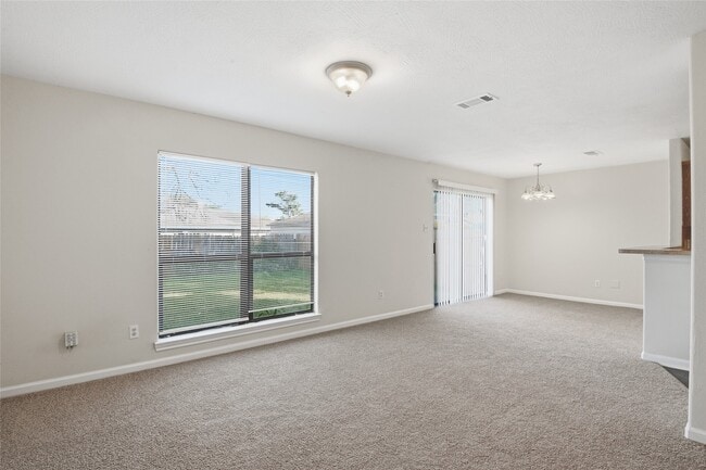 Building Photo - 10241 Azalea Village Dr