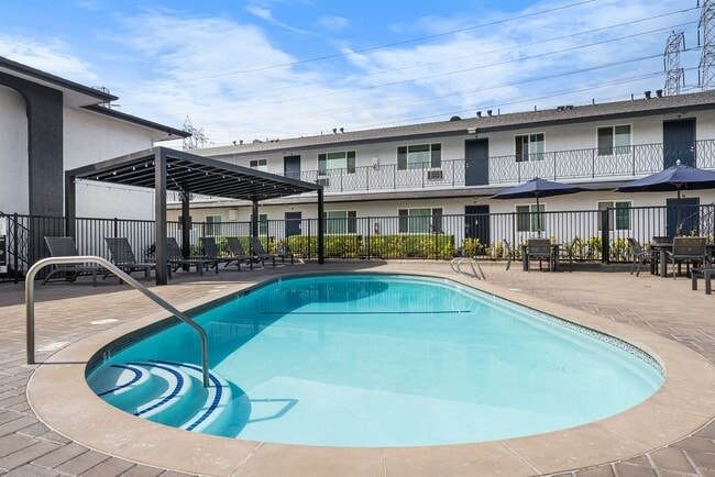 Building Photo - The 5800 Apartment Homes
