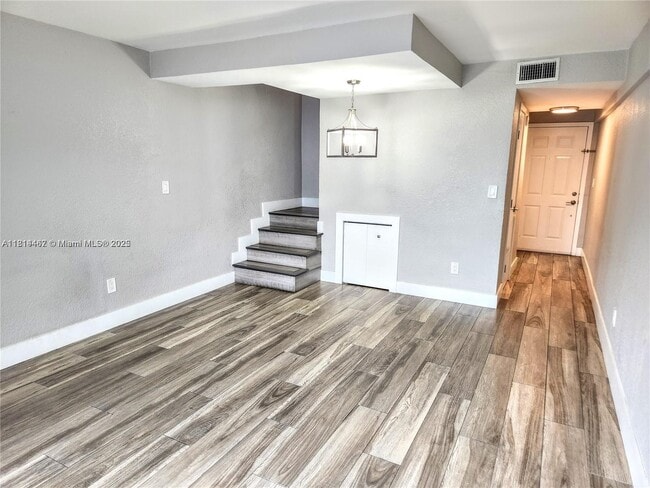 Building Photo - 1201 SW 42nd Ave