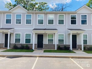 Building Photo - 107 Villa Ln