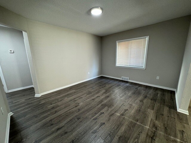 Foto del edificio - 16801 Washburn St