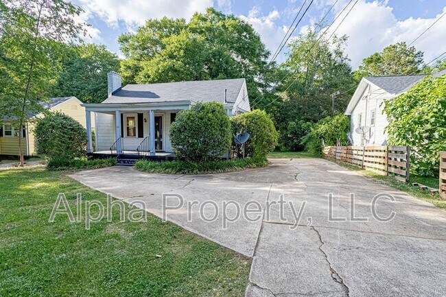 Foto del edificio - 110 Deoyley Ave