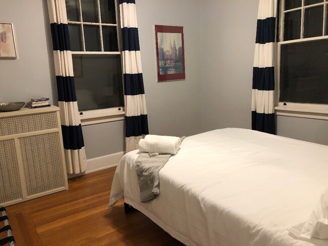Foto del edificio - 3208 Observatory Ave