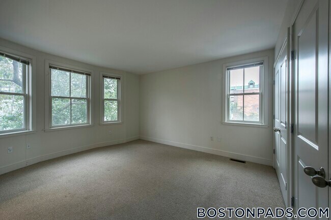 Building Photo - 110 Second St