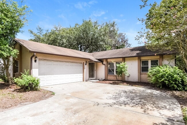 Building Photo - 13900 Lena St