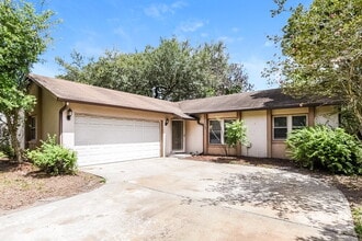 Building Photo - 13900 Lena St