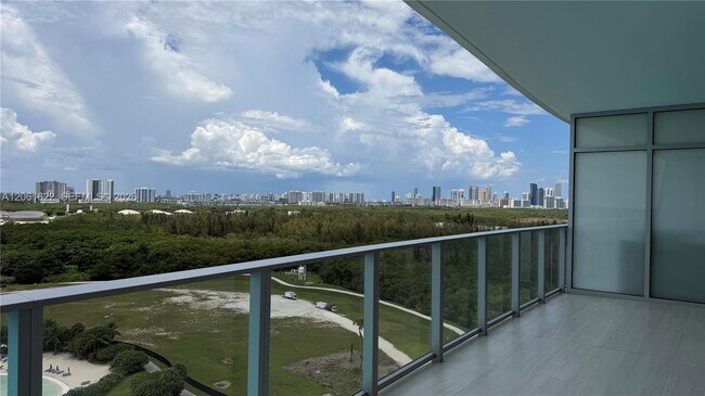 Foto del edificio - 2411 Laguna Cir