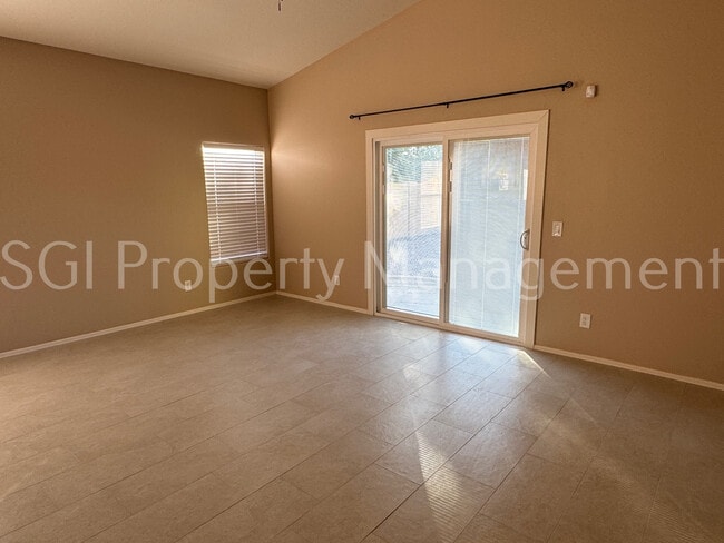 Building Photo - Gorgeous updated home ready for move in