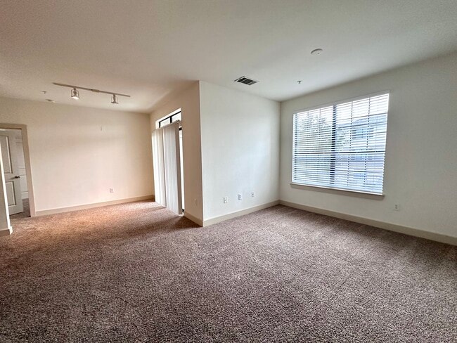 Interior Photo - MAA Westover Hills