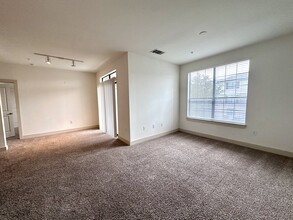 Interior Photo - MAA Westover Hills