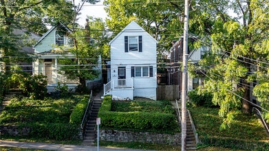 Building Photo - 527 Riddle Rd