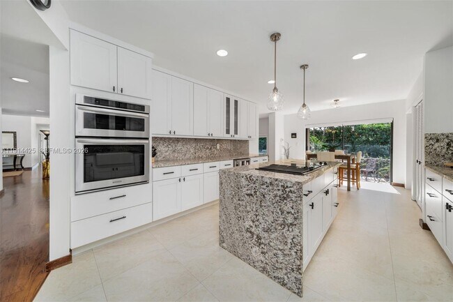 Building Photo - 10645 SW 89th Ct