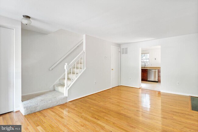 Foto del edificio - 31 Palmer Ct