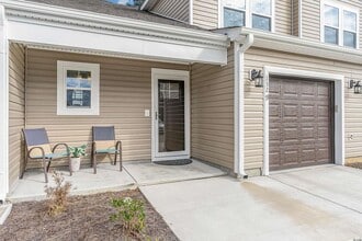 Building Photo - 132 Machrie Loop