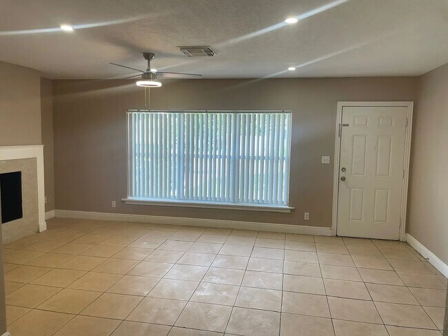 Foto del edificio - 1127 NW 7th Ave