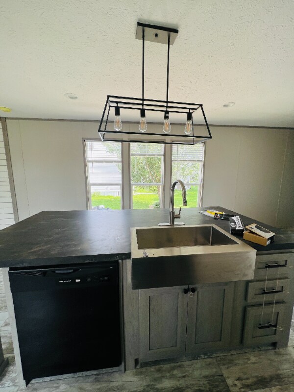 Foto del edificio - 5859 Tom Hebert Rd