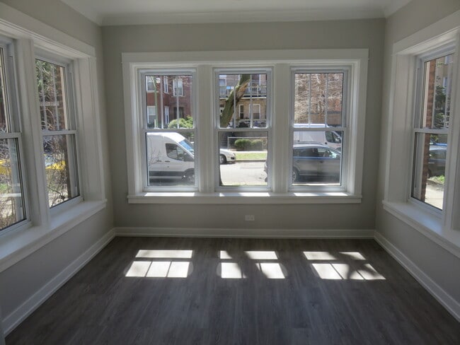 Building Photo - 1734 W Wallen Ave