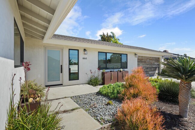 Foto del edificio - 8865 Robinhood Ln