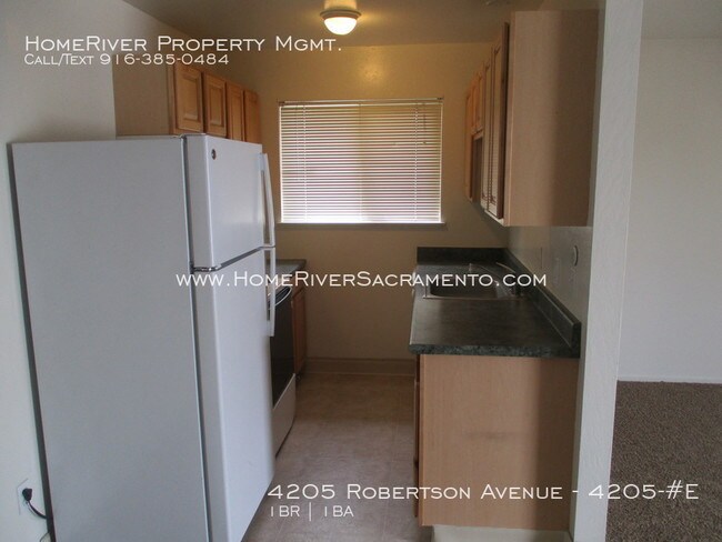 Building Photo - NICE DUPLEX NEAR EASTERN & MARCONI!!