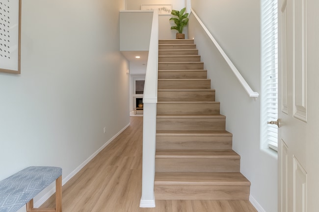 Building Photo - 5175 NE Schoeler Cir